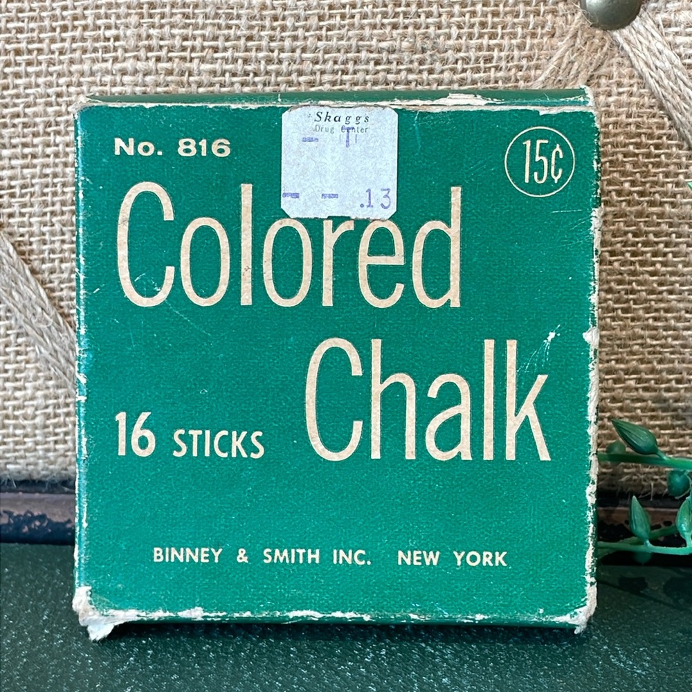 Vintage chalk in box